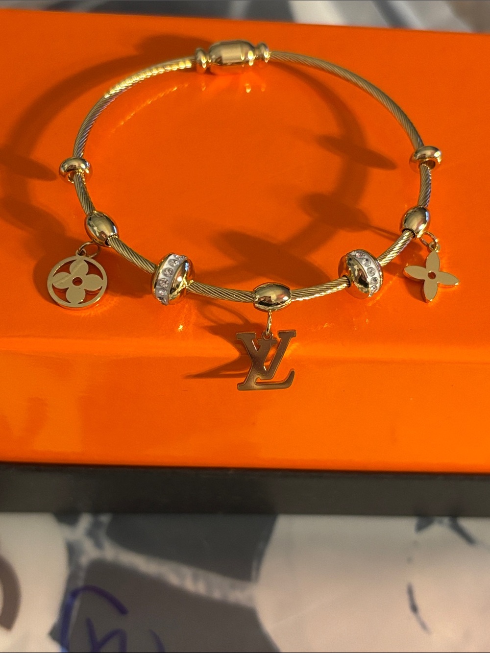 New Cute Gold-tone LV Charm Cable Bangle Bracelet